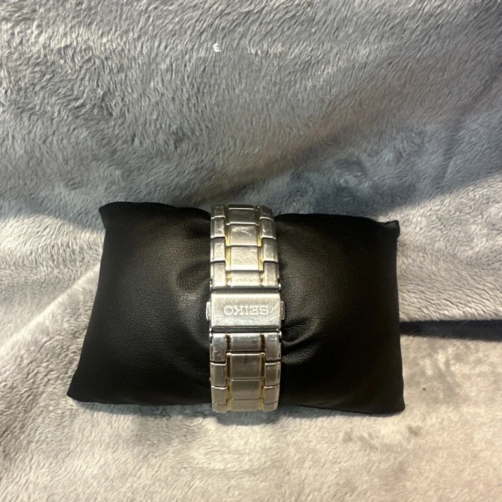 Men's Seiko Solar V157-0AV0 Stainless Steel Watch